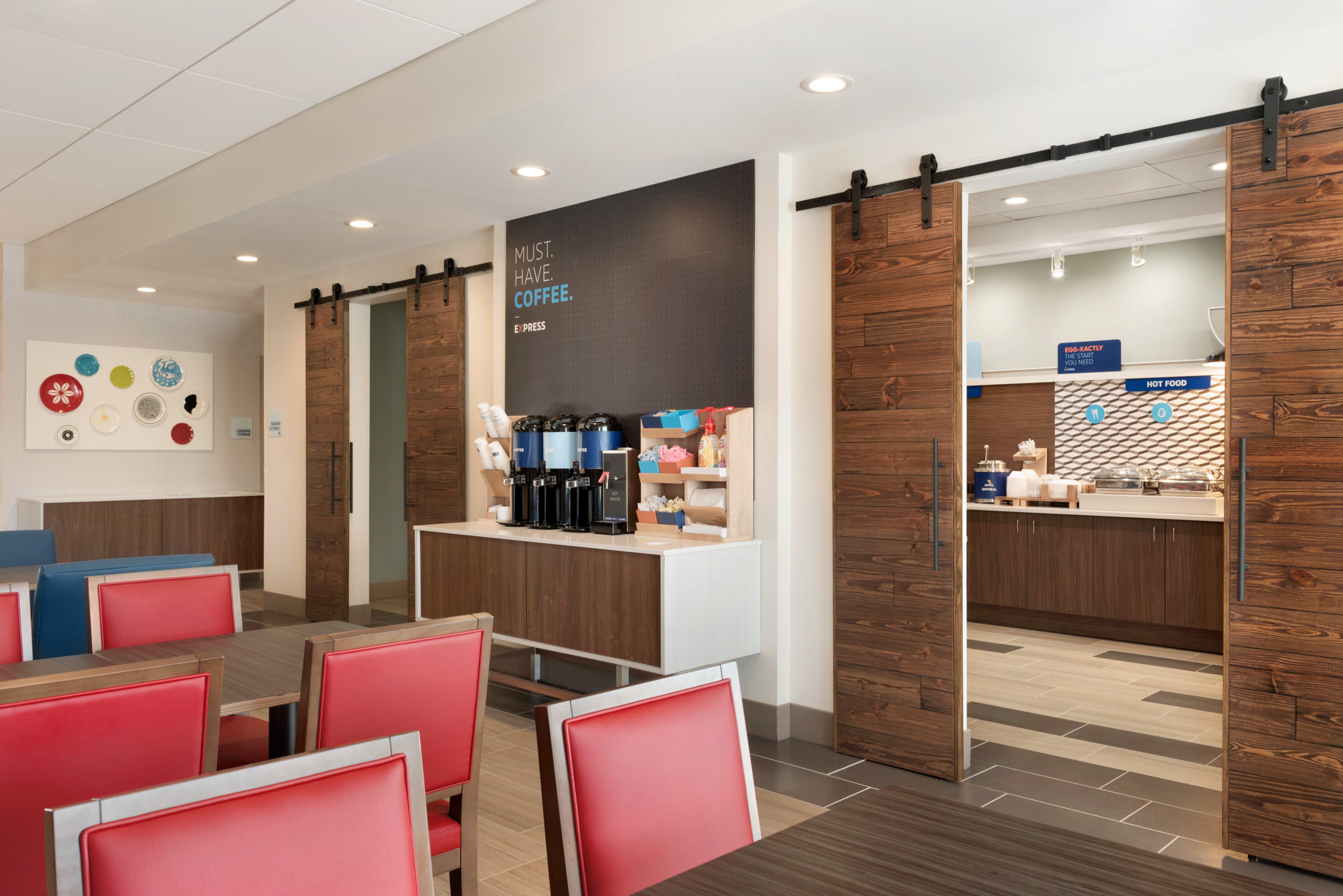 Holiday Inn Express & Suites - Cincinnati South - Wilder By Ihg Exterior photo