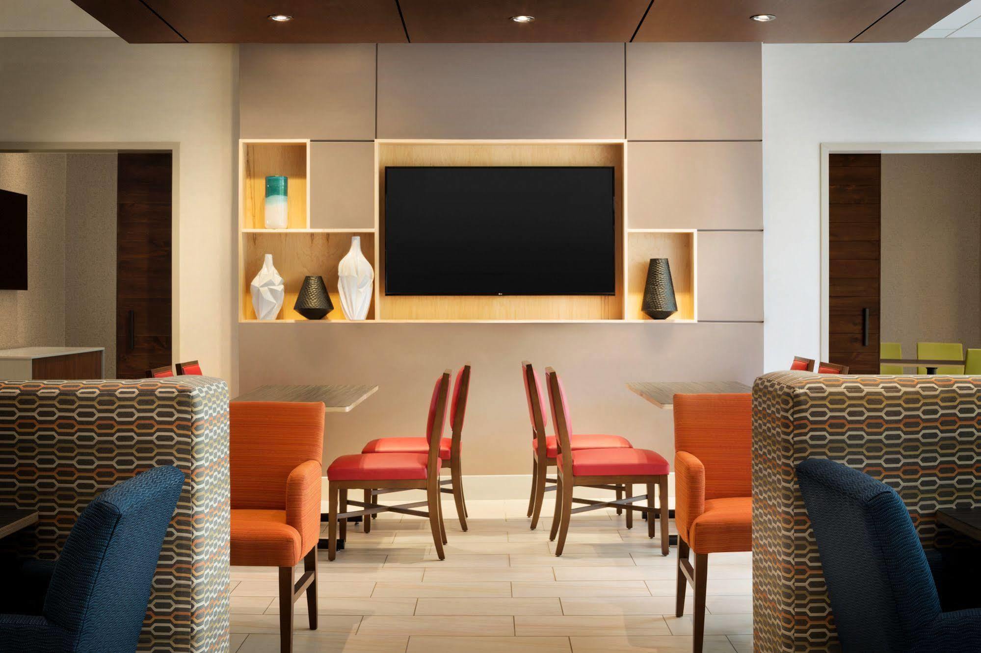 Holiday Inn Express & Suites - Cincinnati South - Wilder By Ihg Exterior photo