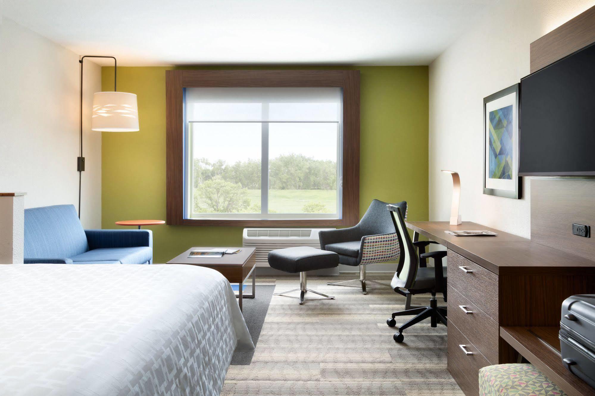 Holiday Inn Express & Suites - Cincinnati South - Wilder By Ihg Exterior photo